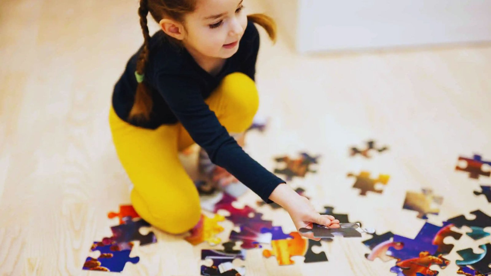 How Many Puzzle Pieces Should a Child Have by Age