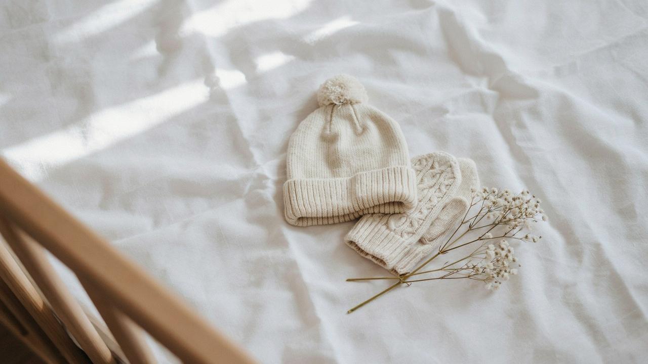 Baby hats and mittens for newborns.
