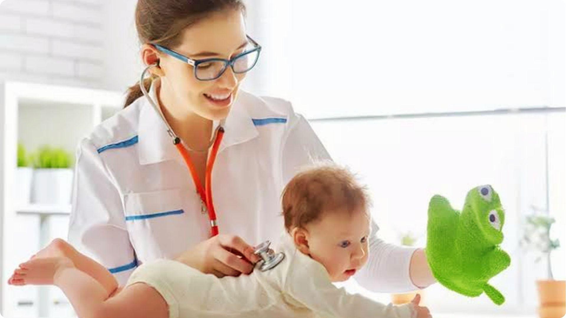 The doctor checks the baby with a stethoscope and frog puppet, showing infant temperature and sweating checks.